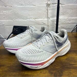 New Balance Women's Fresh Foam X 1080 V14 Sneakers Size 8.5 MSRP: $165